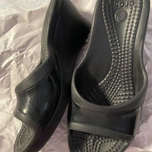 Crocs wedge slides
